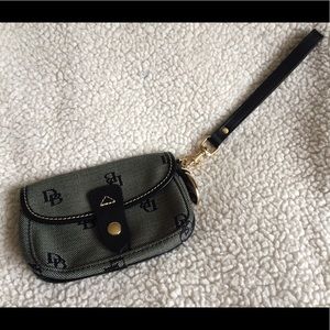 Dooney & Bourke Weistlet